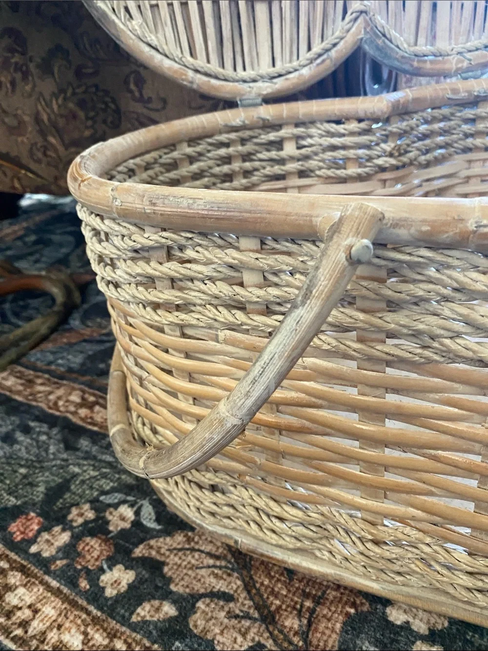 Vintage Heart Shaped Picnic/Sewing/Storage Large Hand-Woven Wicker Basket